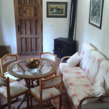 Farm stay En Pleno Paraje Natural La Chirala Enguera