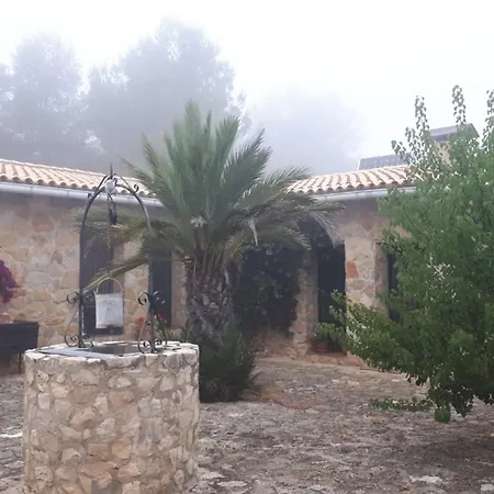 Farm stay En Pleno Paraje Natural La Chirala Enguera